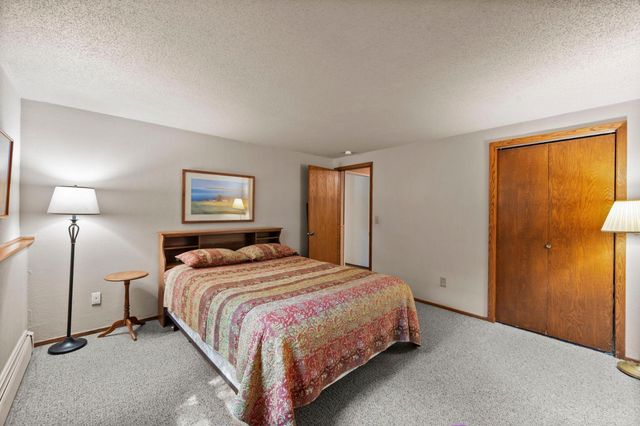 2824 Fernwood Street, Roseville, MN 55113