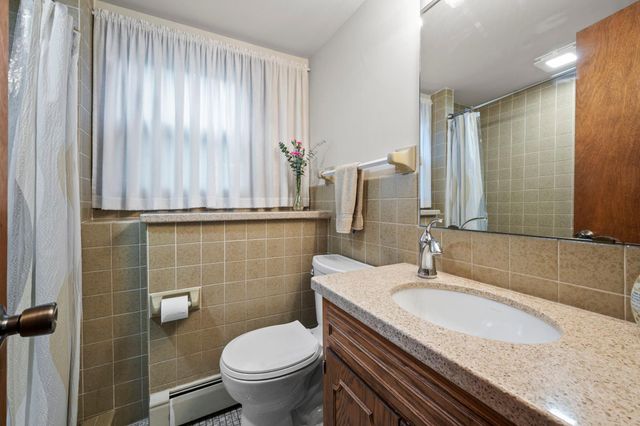 2824 Fernwood Street, Roseville, MN 55113