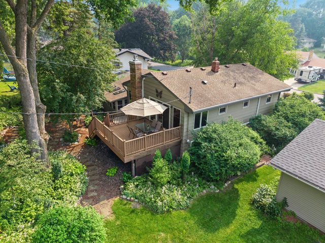 2824 Fernwood Street, Roseville, MN 55113