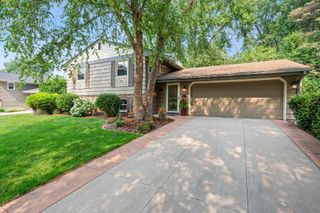 2824 Fernwood Street, Roseville, MN 55113
