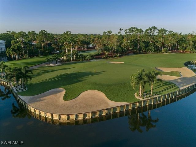 31 Grey Wing PT, Naples, FL 34113