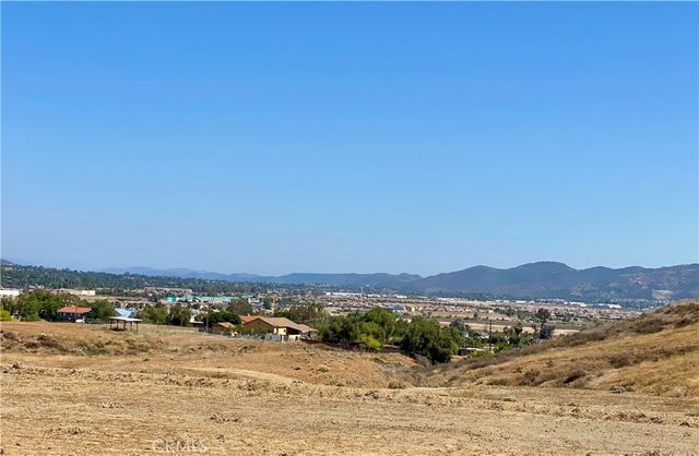 934 Helena Ridge, Lake Elsinore, CA 92530