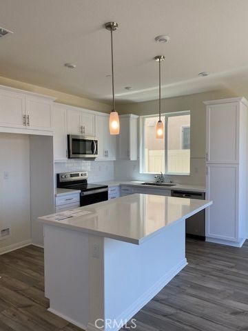 934 Helena Ridge, Lake Elsinore, CA 92530