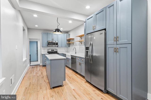 2340 W THOMPSON ST, Philadelphia, PA 19121