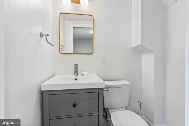 2340 W THOMPSON ST, Philadelphia, PA 19121