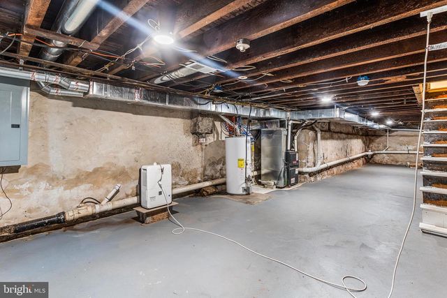 2340 W THOMPSON ST, Philadelphia, PA 19121