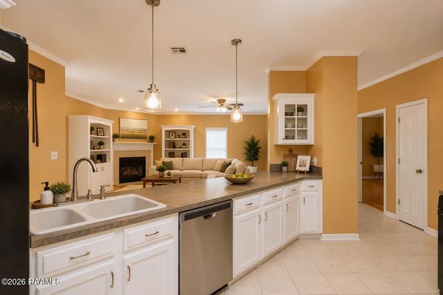 2007 Sugar Palm Drive, New Iberia, LA 70563
