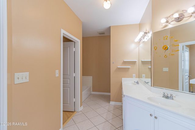 2007 Sugar Palm Drive, New Iberia, LA 70563
