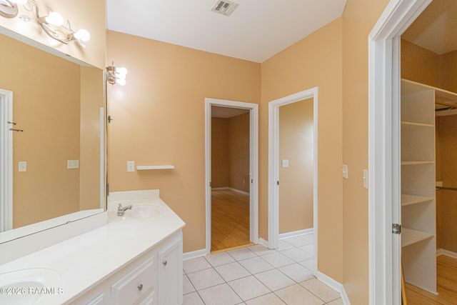 2007 Sugar Palm Drive, New Iberia, LA 70563