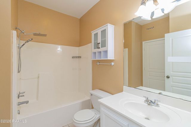 2007 Sugar Palm Drive, New Iberia, LA 70563