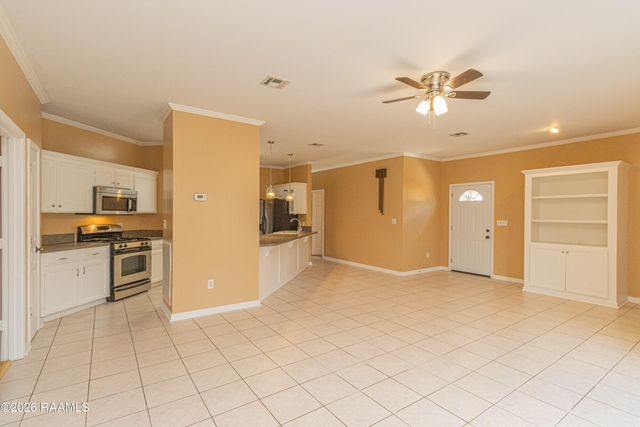2007 Sugar Palm Drive, New Iberia, LA 70563