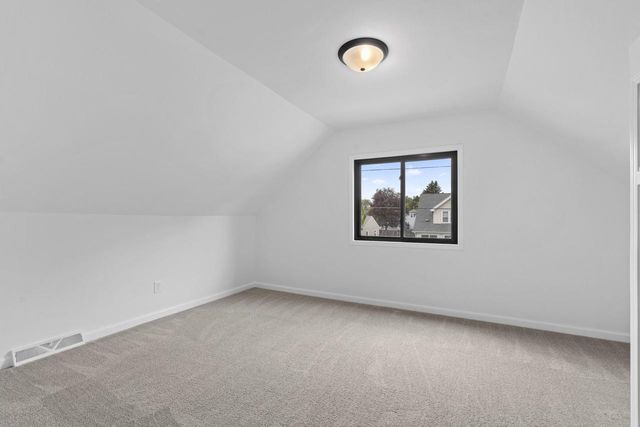 921 Perkins AVENUE, Waukesha, WI 53186