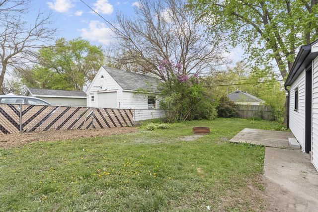 921 Perkins AVENUE, Waukesha, WI 53186