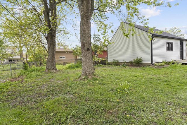 921 Perkins AVENUE, Waukesha, WI 53186
