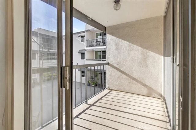 8535 W West Knoll 209, West Hollywood, CA 90069
