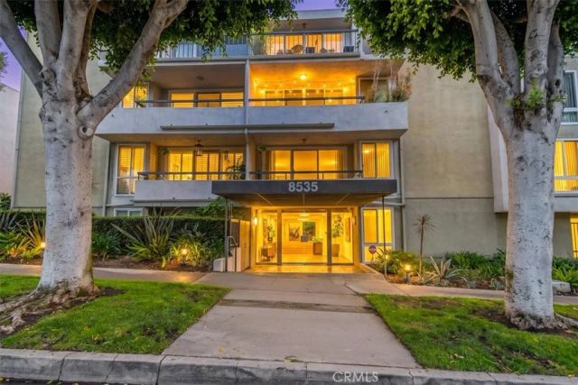 8535 W West Knoll 209, West Hollywood, CA 90069