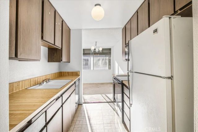 8535 W West Knoll 209, West Hollywood, CA 90069