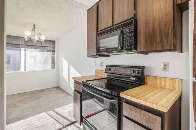 8535 W West Knoll 209, West Hollywood, CA 90069