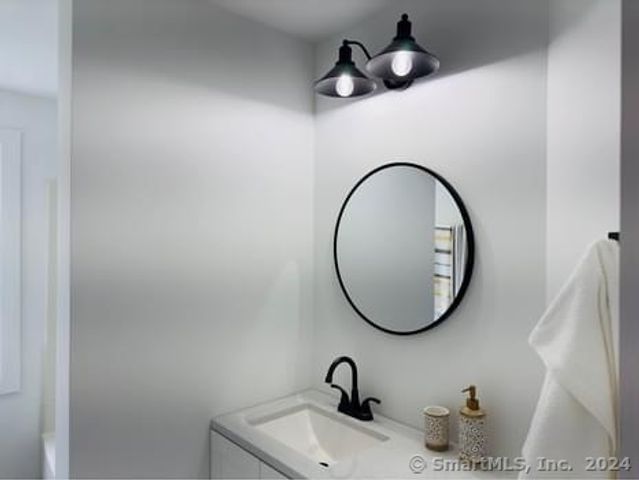 27 Woodside Circle 37, Middletown, CT 06457