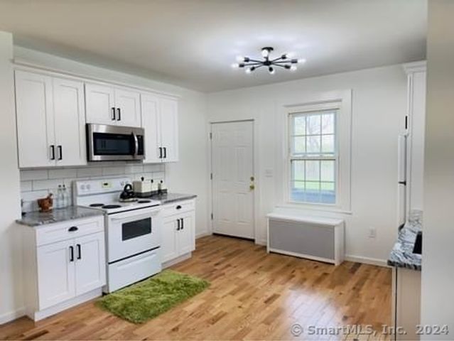 27 Woodside Circle 37, Middletown, CT 06457