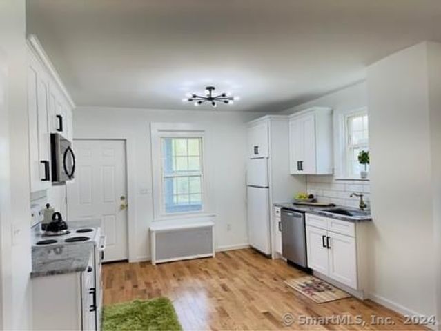 27 Woodside Circle 37, Middletown, CT 06457