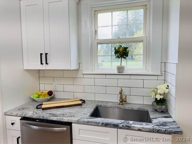 27 Woodside Circle 37, Middletown, CT 06457