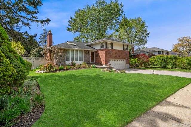 39 Morris Drive, Syosset, NY 11791