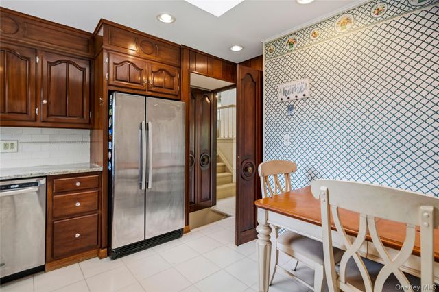 39 Morris Drive, Syosset, NY 11791