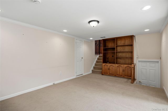 39 Morris Drive, Syosset, NY 11791