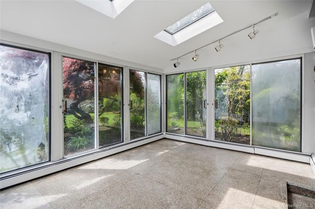 39 Morris Drive, Syosset, NY 11791