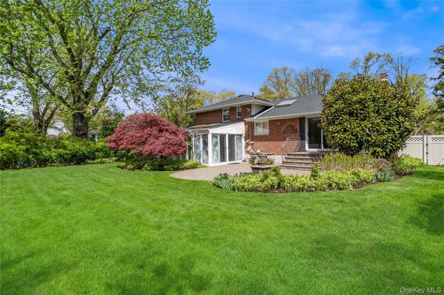 39 Morris Drive, Syosset, NY 11791