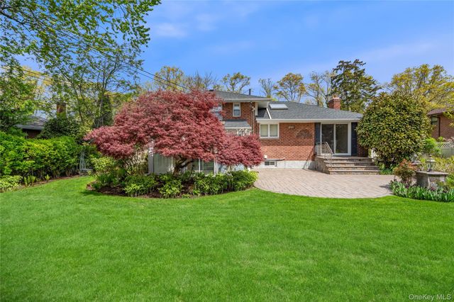 39 Morris Drive, Syosset, NY 11791