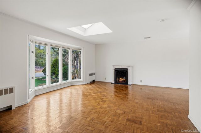 39 Morris Drive, Syosset, NY 11791