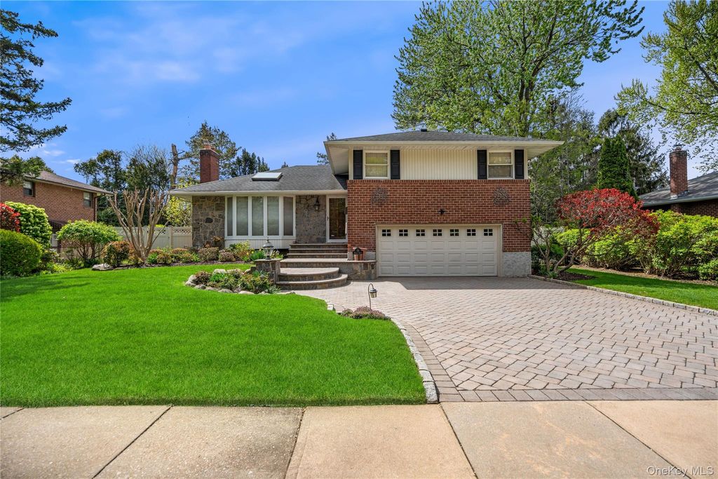 39 Morris Drive, Syosset, NY 11791