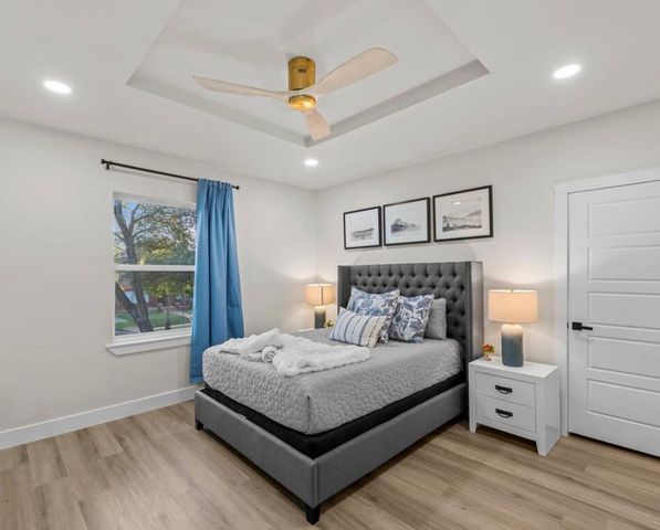 1143 Kings Highway, Dallas, TX 75208