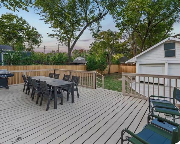 1143 Kings Highway, Dallas, TX 75208