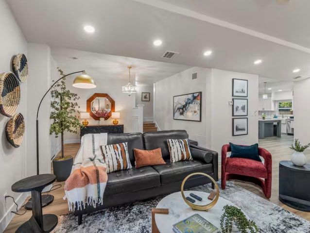1143 Kings Highway, Dallas, TX 75208