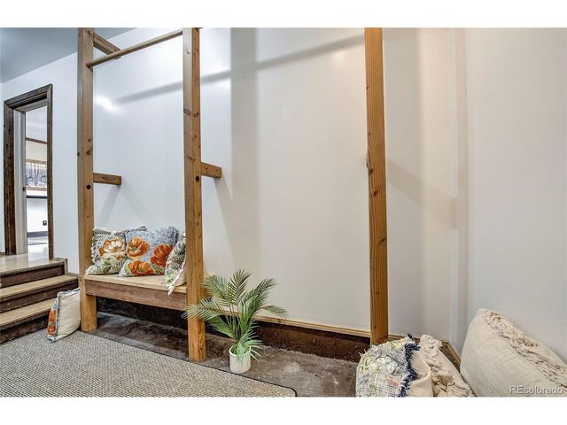 82 Kimmes Ln, Breckenridge, CO 80424