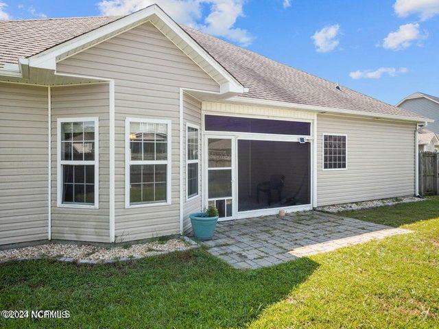 402 Derrick Drive, Sneads Ferry, NC 28460