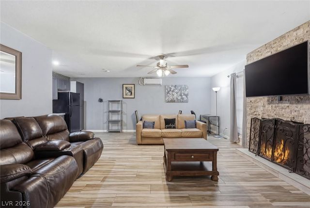 2717 Heritage Circle, Las Vegas, NV 89121