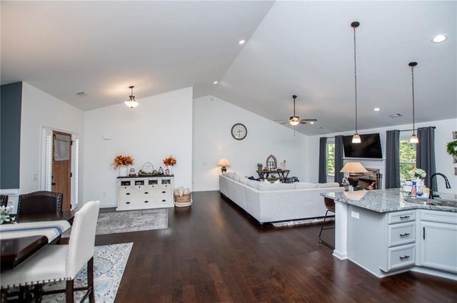 142 Lawrence Drive, Villa Rica, GA 30180