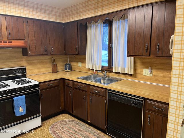 6657 Oakbrook Drive, Whitehouse, OH 43571