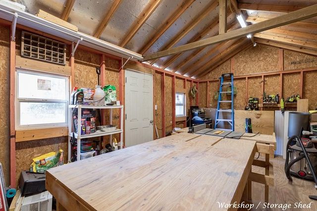 158 Creekwood Drive, Huntington, TX 75949