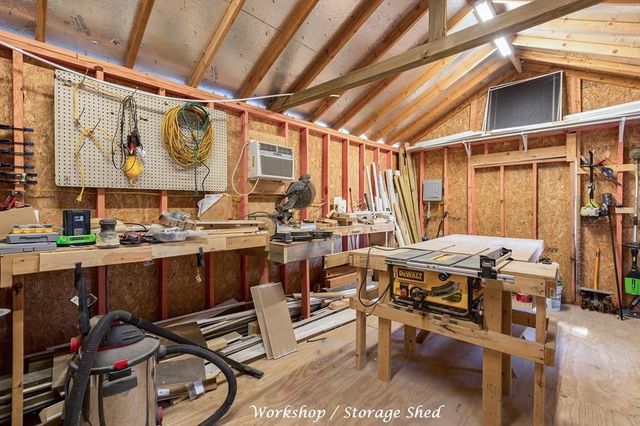 158 Creekwood Drive, Huntington, TX 75949