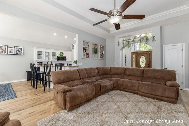 158 Creekwood Drive, Huntington, TX 75949