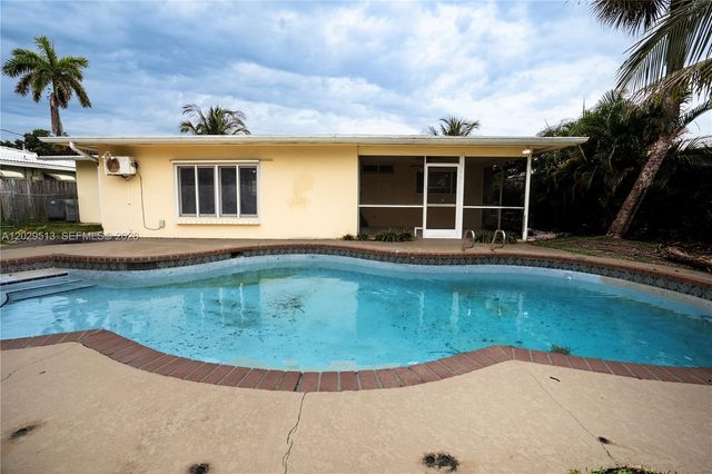 1104 SW 12th St, Boca Raton, FL 33486