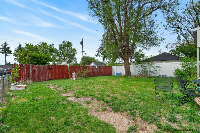 607 E 4TH ST, Cheyenne, WY 82007