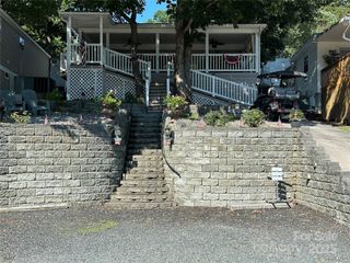 120 Clubhouse Drive Extension, New London, NC 28127