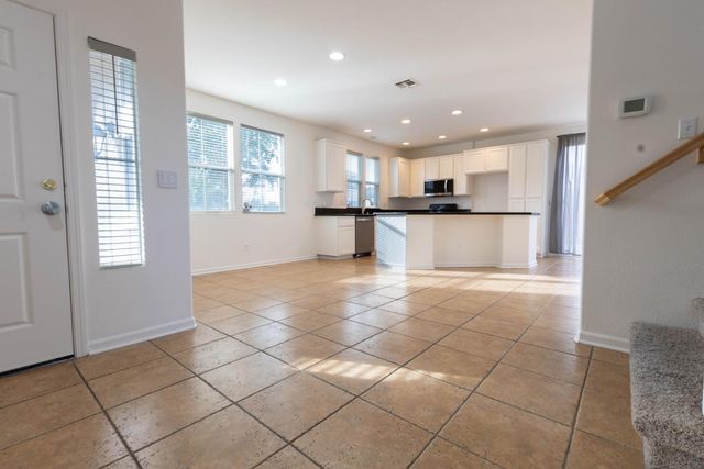 401 Anjou Cir, Sacramento, CA 95835