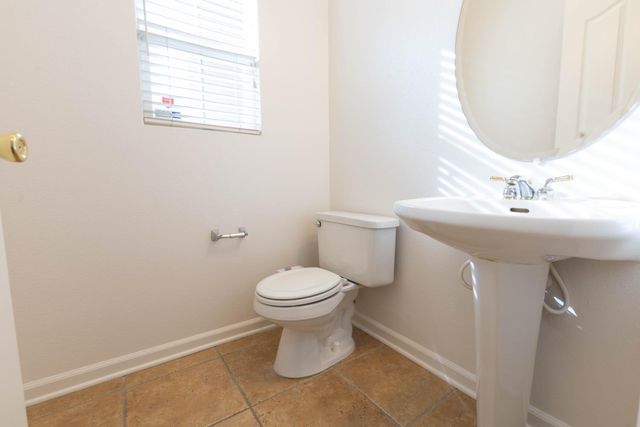 401 Anjou Cir, Sacramento, CA 95835